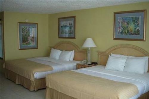 Holiday Inn Ft. Myers Beach 003
